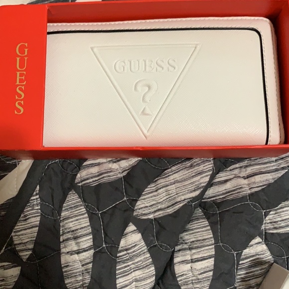 Wallets - Picture 3 of 5